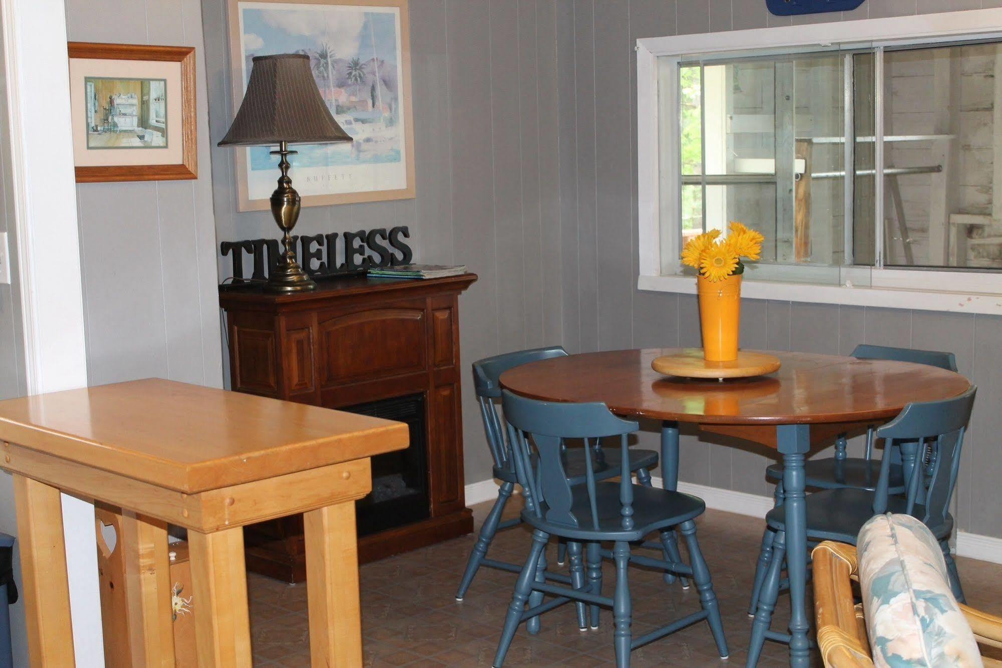 Madawaska Algonquin'S Edge Resort מראה חיצוני תמונה